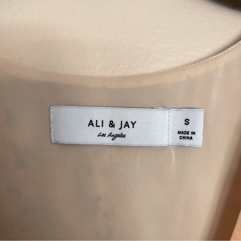 Ali and Jay Pink and Blue Abstract Dot Pattern V Neck Blouse Top Size Small - Picture 3 of 4